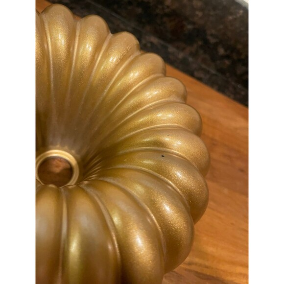 Nordic Ware Elegant Party Gold Bundt Pan - Picture 5 of 9